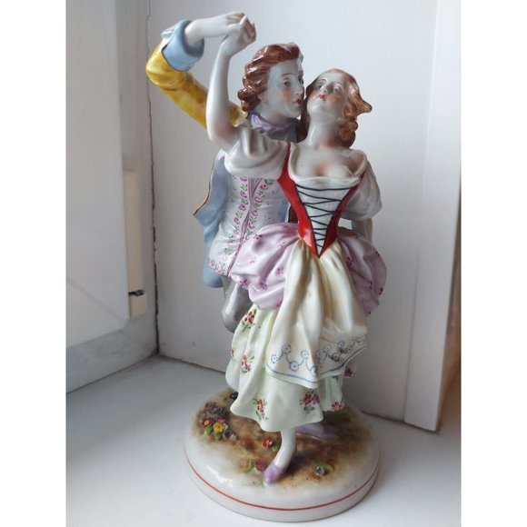 A 19 Century Statue  made In Germany by Von Schierholz porcelain  loving couple - Picture 2 of 9